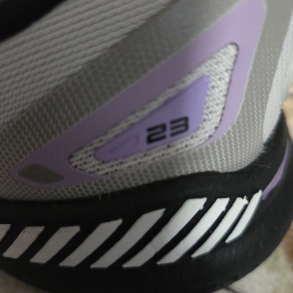 Brooks Women's Adrenaline GTS 23 Shoes Black, Grey, and Purple in Size 10.5 Arch - Picture 7 of 15